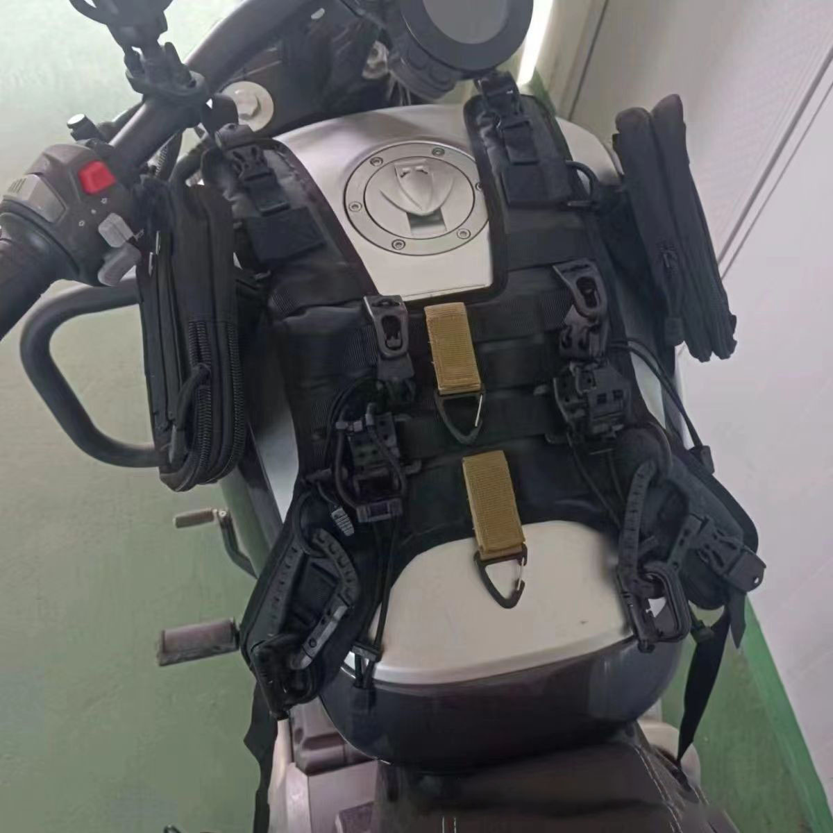 Universal Fuel Tank Vest Set R - Motorcycle Gear Backpack avis et prix